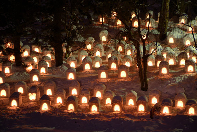 弘前城雪灯笼祭