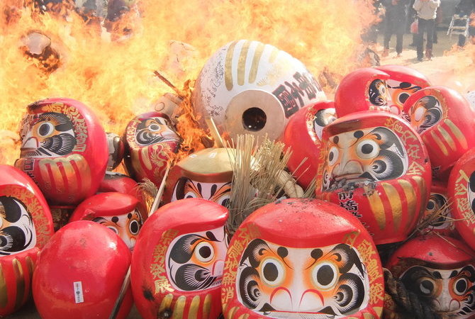 伊势崎初市（达摩市集）