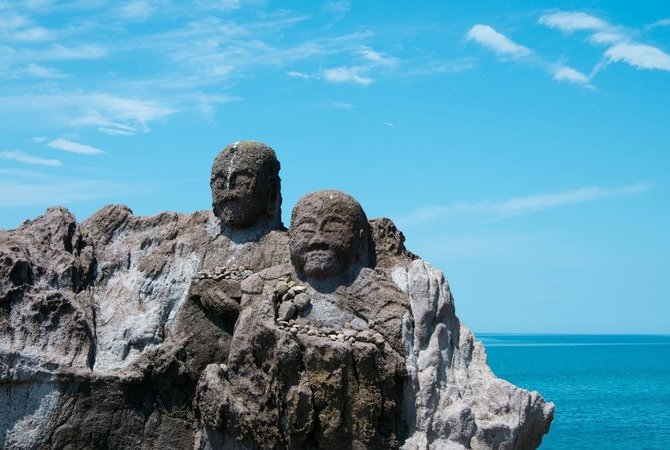 十六罗汉岩