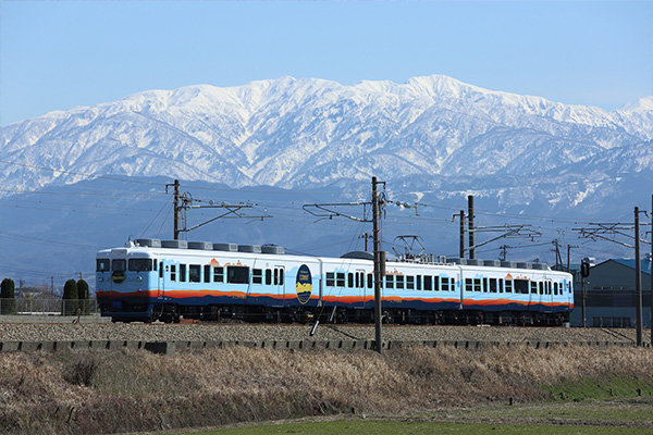 一万三千尺物语”观光列车（爱之风富山铁道）