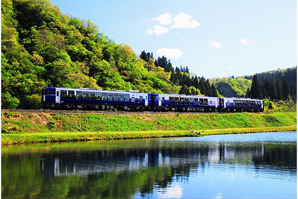 越乃 Shu＊Kura 号（JR 东日本）