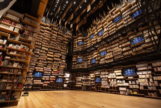 角川武藏野博物馆和横手市增田漫画美术馆以新视角带您了解日本的流行文化和文学、艺术　　　　　　　　　　　　　　在现实世界中体验奇妙梦幻的动漫冒险