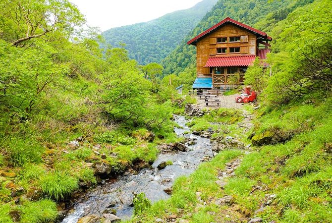 解锁山中小屋的野趣生活：关于日本山中小屋，你所需了解的一切尽在此文