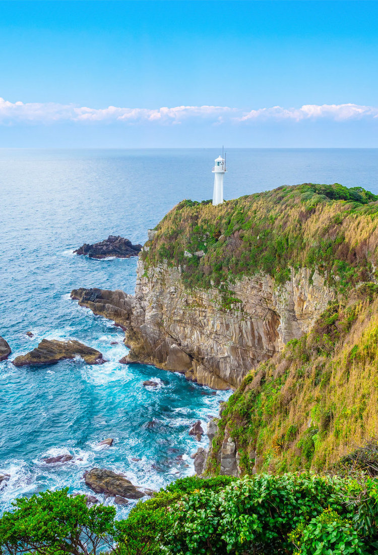 饱览爱媛县和高知县令人惊叹的景观，探索两县的自然历史　　　　　　　　　　　　　　　　　　　　　　　　　　　　　　如果您热爱大自然、喜欢探险，足折宇和海国立公园将会给您带来一段精彩难忘的旅程。