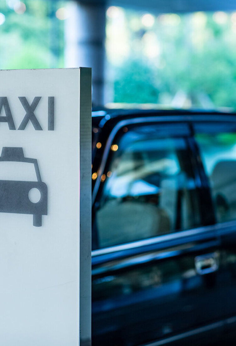 畅游日本，全程无忧：日本出租车包车全攻略